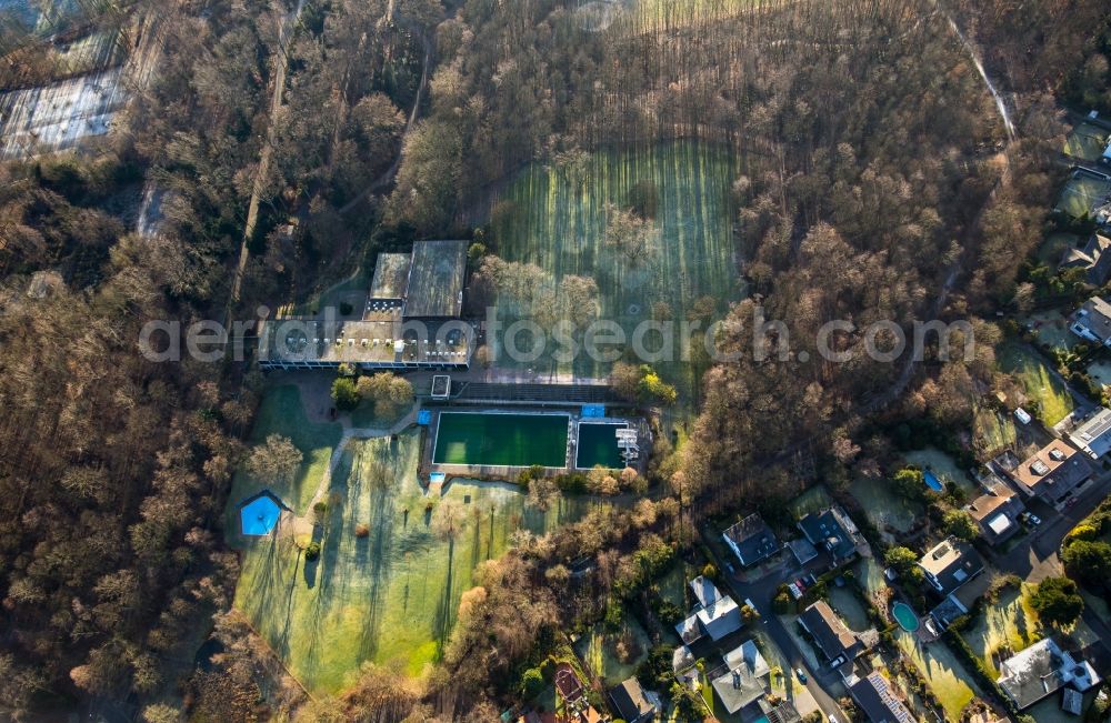 Aerial image Bochum - Swimming pools of the hall outdoor swimming pool in the district of Hoentrop in Bochum in the federal state North Rhine-Westphalia