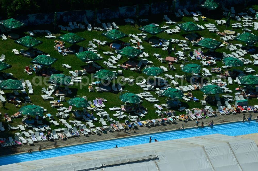 Aerial photograph Bukarest - Swimming pool and sunbathing at the pool - swimming pool Strandul Tineretului in Bucharest, Romania