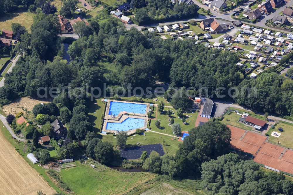 Velen from the bird's eye view: Swimming pool of the outdoor pool in Velen on Landsbergallee in the federal state of North Rhine-Westphalia, Germany in the federal state of North Rhine-Westphalia, Germany in the federal state of North Rhine-Westphalia, Germany