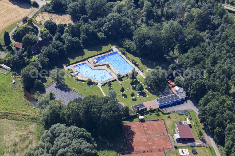 Aerial image Velen - Swimming pool of the outdoor pool in Velen on Landsbergallee in the federal state of North Rhine-Westphalia, Germany in the federal state of North Rhine-Westphalia, Germany in the federal state of North Rhine-Westphalia, Germany