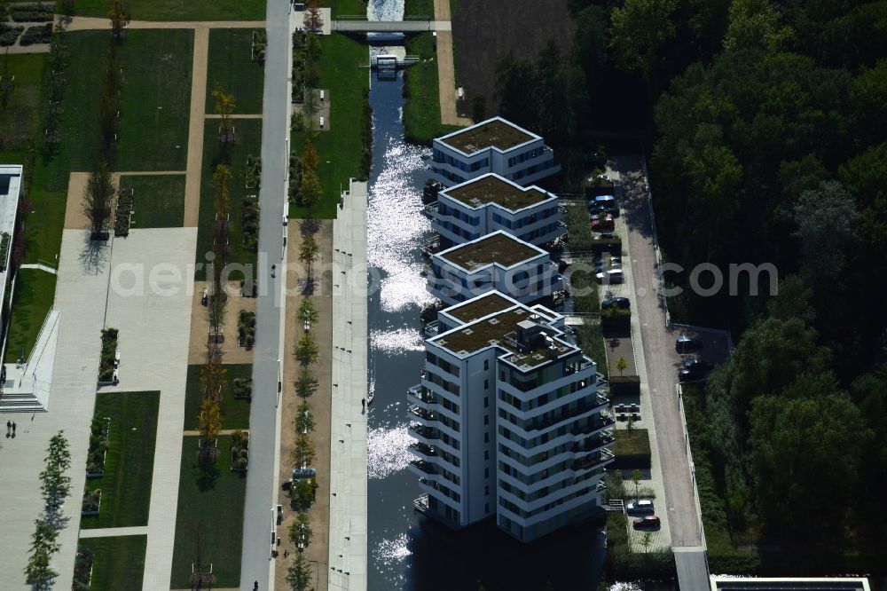 Aerial image Hamburg - Floating houses on the island park of the IGS in Hamburg - Wilhelmsburg