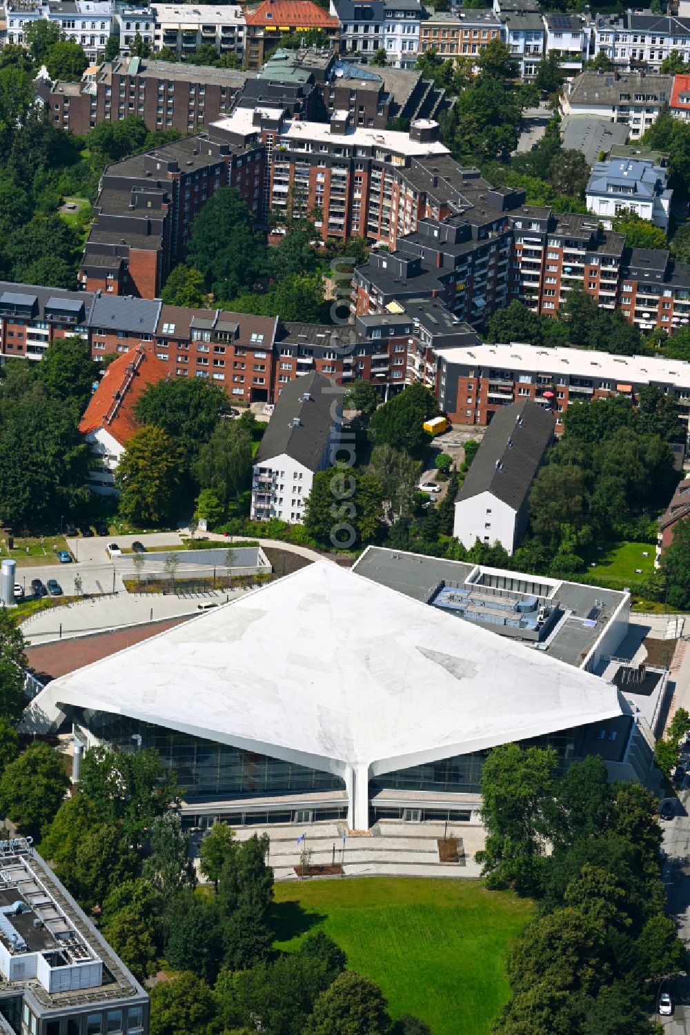 Hamburg from the bird's eye view: Swimming pool Alster-Schwimmhalle on Ifflandstrasse - Sechslingspforte in the district of Hohenfelde in Hamburg, Germany