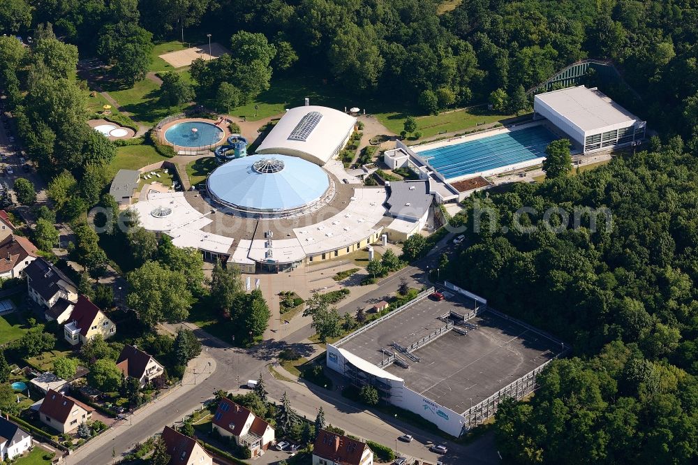 Aerial photograph Brandenburg an der Havel - Swimming pool and outdoor pool of the leisure facility Marienbad in Brandenburg on the Havel in Brandenburg, Germany