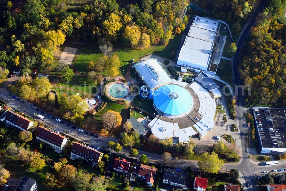 Brandenburg an der Havel from above - Swimming pool and outdoor pool of the leisure facility Marienbad in Brandenburg on the Havel in Brandenburg, Germany