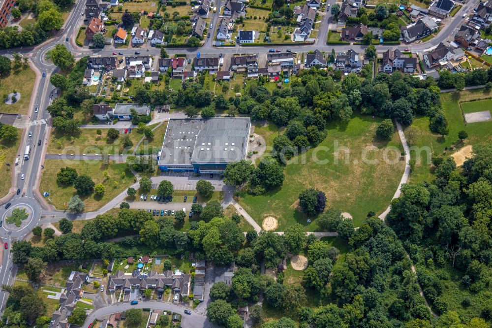 Aerial photograph Castrop-Rauxel - Indoor swimming pool on street Bahnhofstrasse in Castrop-Rauxel at Ruhrgebiet in the state North Rhine-Westphalia, Germany