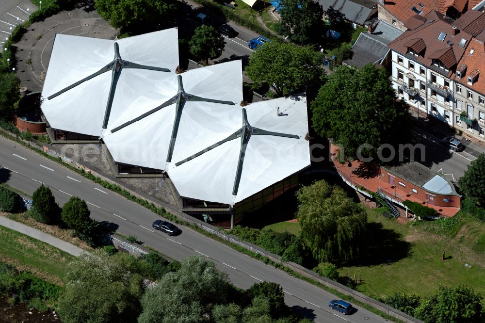 Aerial photograph Freiburg im Breisgau - Indoor swimming pool Faulerbad in Freiburg im Breisgau in the state Baden-Wuerttemberg, Germany