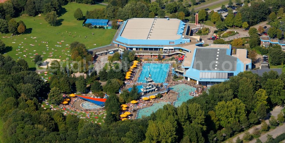 Gelsenkirchen from above - Indoor pool, outdoor pool and Emscher-Lippe-Halle in Gelsenkirchen in North Rhine-Westphalia