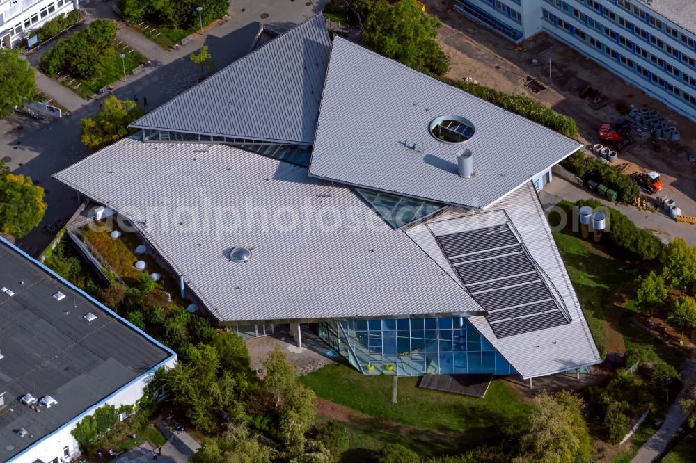 Aerial image Leipzig - Indoor swimming pool Gruenauer Welle on Stuttgarter Allee in the district Gruenau in Leipzig in the state Saxony, Germany