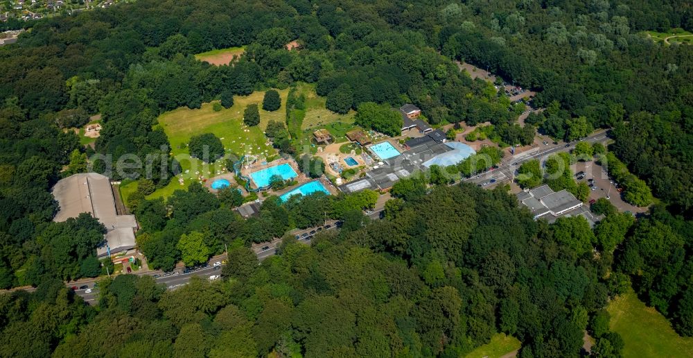 Aerial image Oberhausen - Indoor swimming pool and swimming pool of the swimming pool Solbad Vonderort in Oberhausen in North Rhine-Westphalia