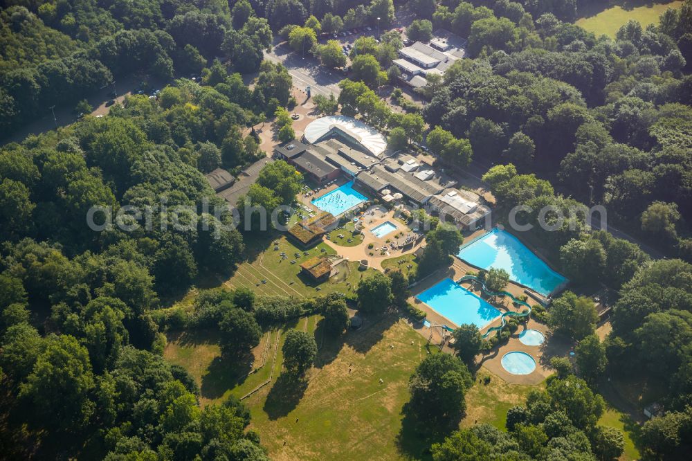 Rothebusch from above - Indoor swimming pool and swimming pool of the swimming pool Solbad Vonderort in Rothebusch at Ruhrgebiet in North Rhine-Westphalia