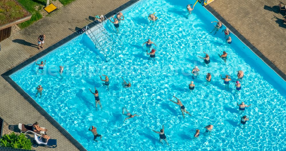 Aerial image Rothebusch - Indoor swimming pool and swimming pool of the swimming pool Solbad Vonderort in Rothebusch at Ruhrgebiet in North Rhine-Westphalia