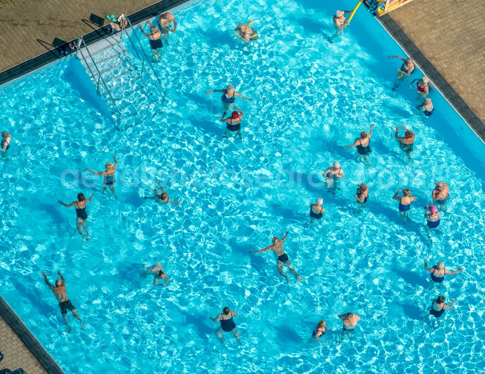 Aerial photograph Rothebusch - Indoor swimming pool and swimming pool of the swimming pool Solbad Vonderort in Rothebusch at Ruhrgebiet in North Rhine-Westphalia