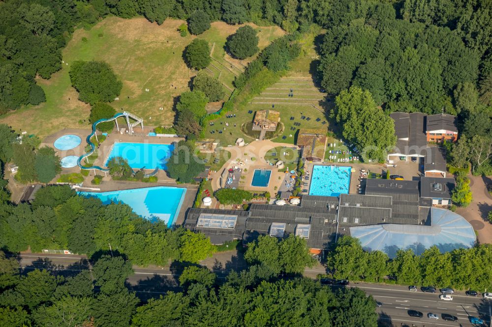 Rothebusch from above - Indoor swimming pool and swimming pool of the swimming pool Solbad Vonderort in Rothebusch at Ruhrgebiet in North Rhine-Westphalia