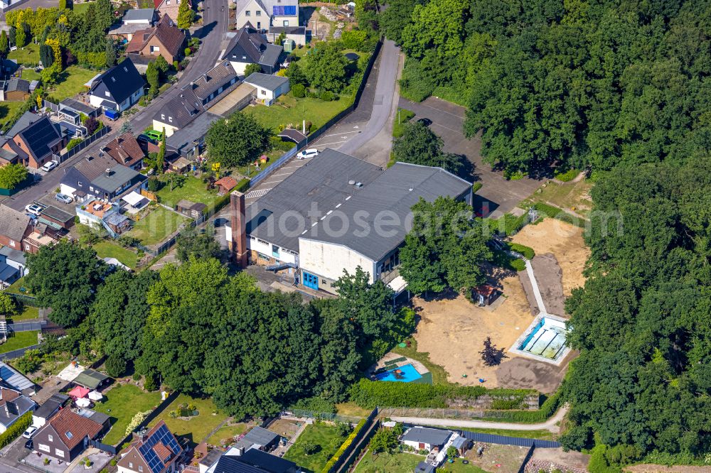 Bockum-Hövel from the bird's eye view: Indoor swimming pool Sport-Aquarium Bockum Hoevel on street Guenter-Degelmann-Weg in Bockum-Hoevel at Ruhrgebiet in the state North Rhine-Westphalia, Germany