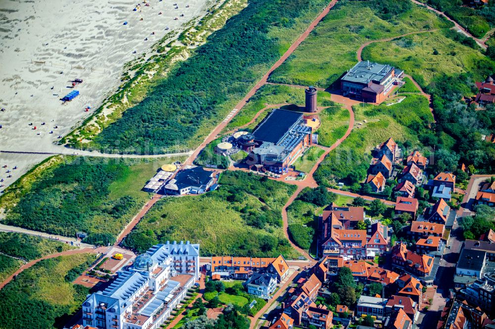 Aerial image Juist - Indoor swimming pool Toewerland Meerwassererlebnisbad on street Warmbadstrasse in Juist in the state Lower Saxony, Germany