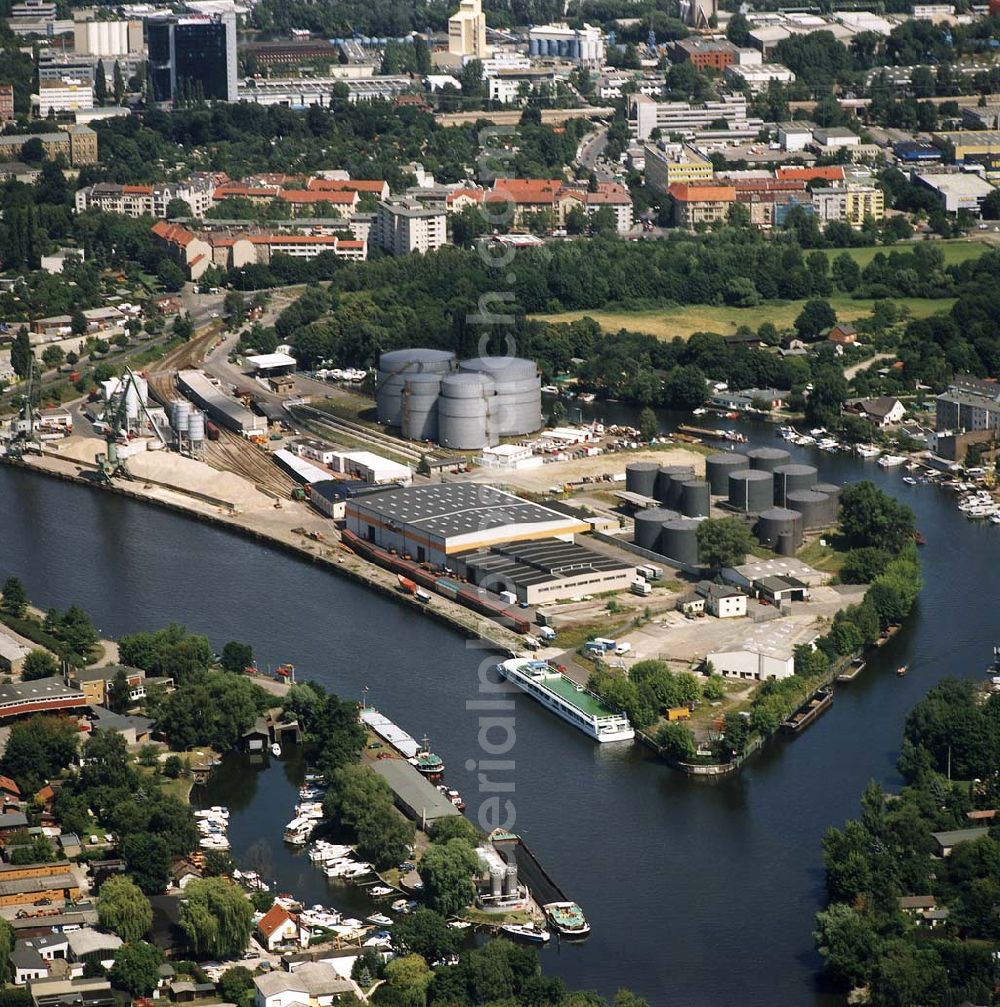 Berlin - Spandau from above - Südhafen der BEHALA.