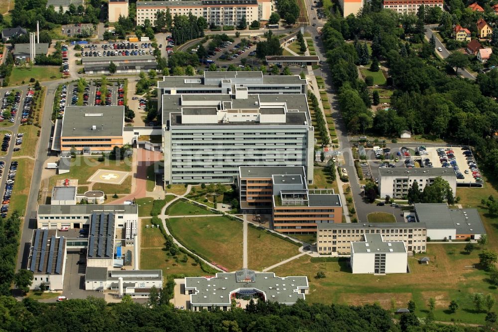 Aerial photograph Nordhausen - The building complex of the southern Harz Klinikum Nordhausen is located in the Dr.-Robert-Koch-Strasse in Nordhausen in Thuringia. In modern hospital care doctors in 26 specialty clinics to their patients. The hospital serves as a teaching hospital. It has been awarded as the most environmentally friendly hospital in the national comparison. Was designed by the architects of the hospital arko bauplanung GmbH