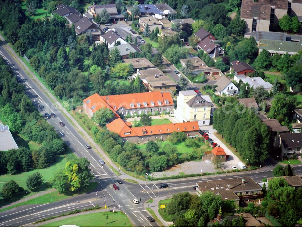 Moers from above - Southern edge of the city center with the intersection Venlo and Filderstrasse in Moers in North Rhine-Westphalia