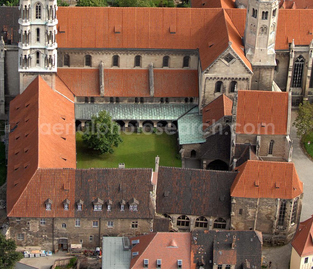 Aerial image Naumburg - Blick auf den Westchor und die Westtürme des Naumburger Doms. Der frühgotische Westchor mit den zwölf Stifterfiguren gilt als Hauptwerk des Naumburger Meisters. View of the West Choir and the West Towers of the Naumburg Cathedral. The early Gothic west choir with his twelve founding figures is considered the main work of the Naumburg Master.