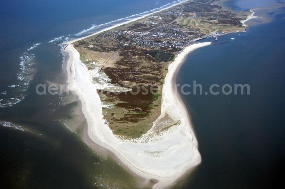 Hörnum auf Sylt from above - Blick auf die Südspitze der Insel Sylt mit der Stadt Hörnum. Kontakt: Tourismus-Service Hörnum, Rantumer Str. 20, 25997 Hörnum/Sylt, Tel. +49(0)4651 9626-0, Fax +49(0)4651 9626-66, E-Mail: info@hoernum.de