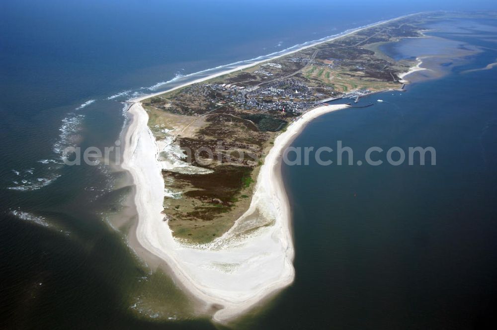 Hörnum auf Sylt from the bird's eye view: Blick auf die Südspitze der Insel Sylt mit der Stadt Hörnum. Kontakt: Tourismus-Service Hörnum, Rantumer Str. 20, 25997 Hörnum/Sylt, Tel. +49(0)4651 9626-0, Fax +49(0)4651 9626-66, E-Mail: info@hoernum.de