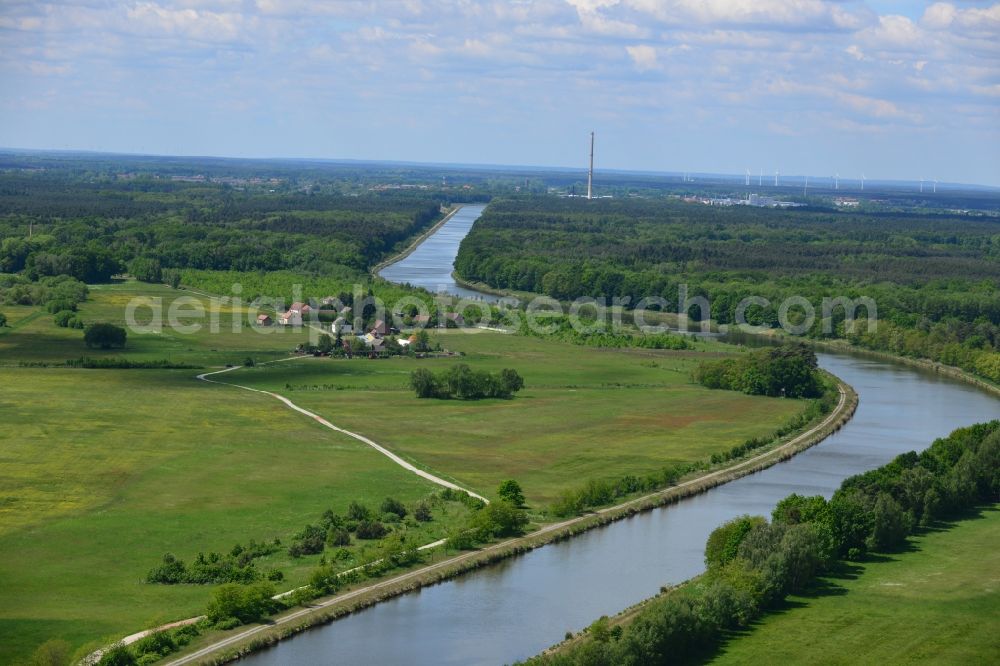 Kade OT Kader Schleuse from the bird's eye view: South riverside of the Elbe-Havel-Canel between Bliecke and Kade in the state Saxony-Anhalt