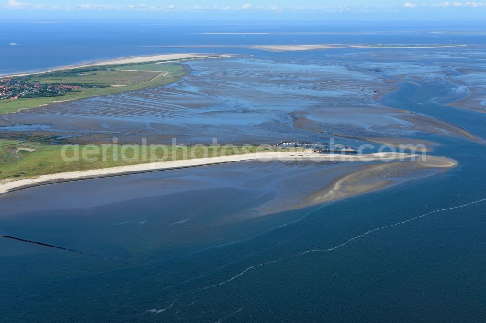 Aerial photograph Wangerooge - Southwestern coast of Wangerooge Island in the Wadden Sea of the North Sea in the state of Lower Saxony. Wangerooge is the Eastern-most inhabited of the East Frisian Islands. It has a sand beach and is a spa resort