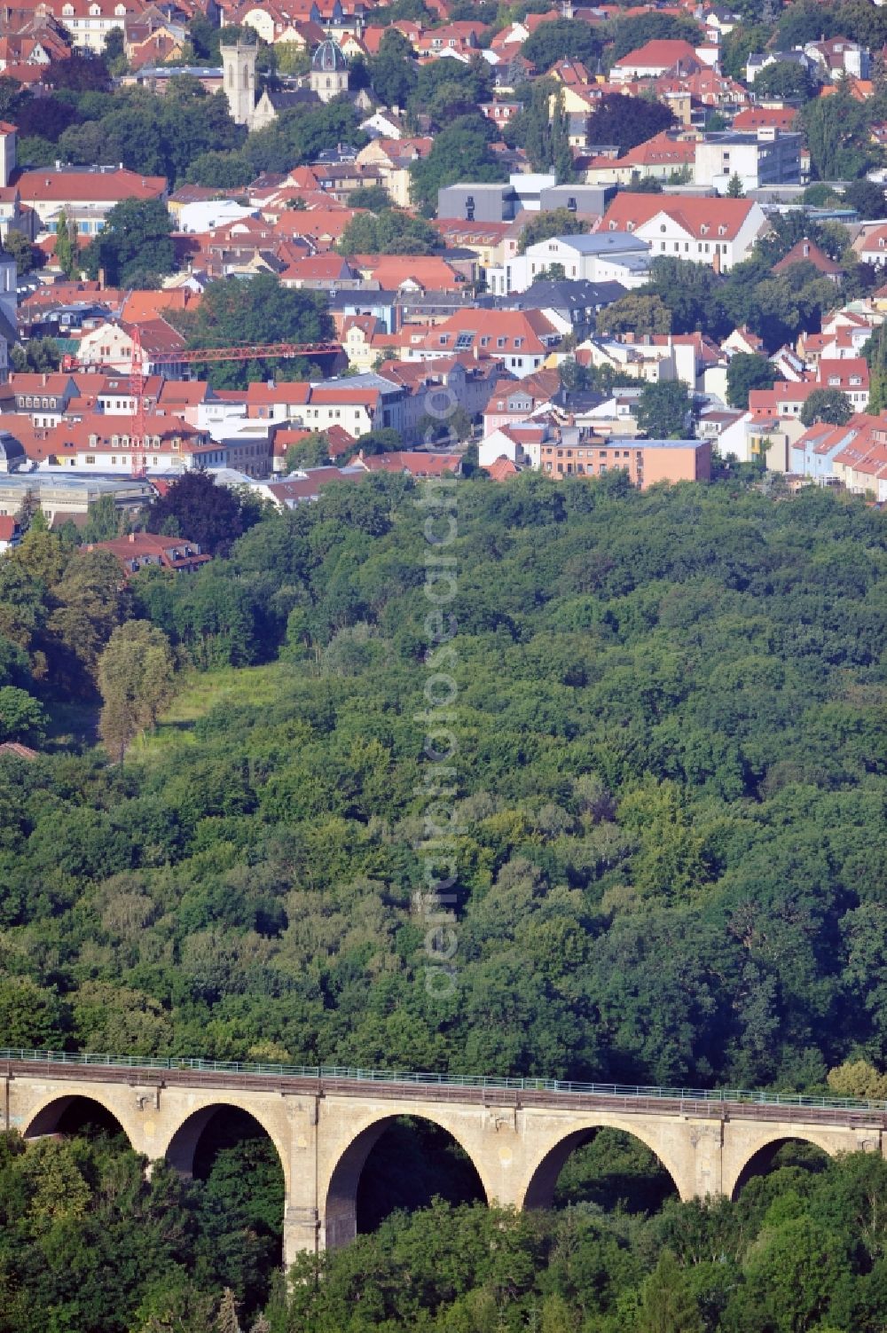 Aerial photograph Weimar - View at the six-arch bridge in Weimar in Thuringia. The six-arch bridge is part of the railway line Weimar- Jena and is bridging the Ilmtal. It is 152 m long and 38 m high