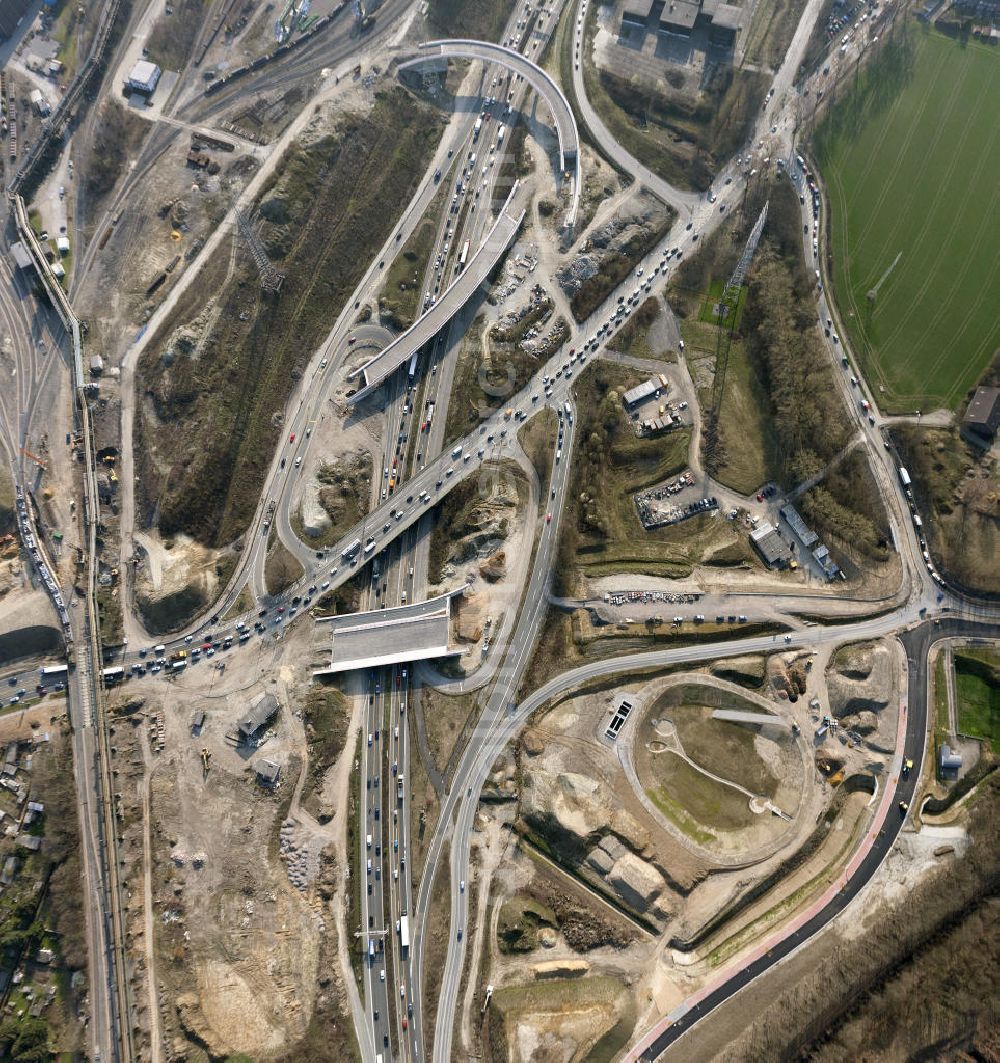 Aerial photograph BOCHUM OT Stahlhausen - Bochum - Stahlhausen 22/03/2012 BOCHUM OT Stahlhausen 22/03/2012 View of the six-lane extension of the A40 between junctions Gelsenkirchen and Bochum-Stahlhausen. As part of the expansion sites created several new bridges