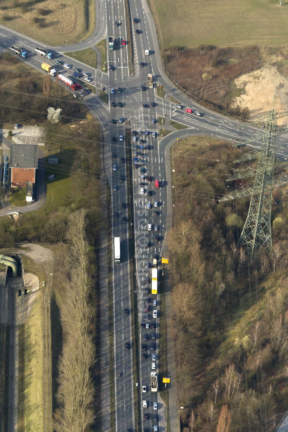 BOCHUM OT Stahlhausen from above - Bochum - Stahlhausen 22/03/2012 BOCHUM OT Stahlhausen 22/03/2012 View of the six-lane extension of the A40 between junctions Gelsenkirchen and Bochum-Stahlhausen. As part of the expansion sites created several new bridges