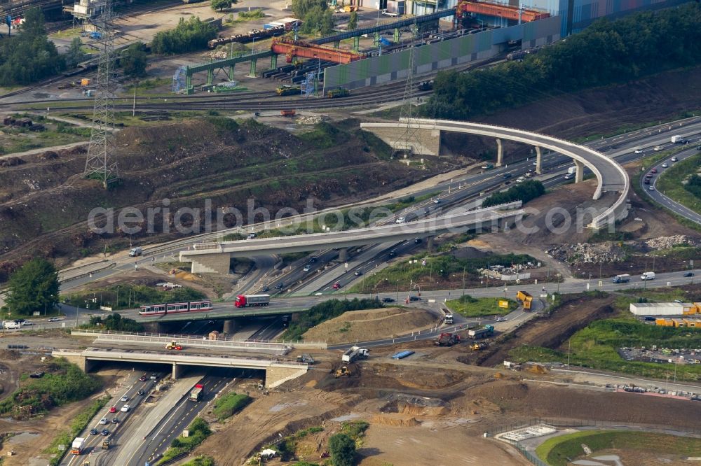 Aerial image Bochum OT Stahlhausen - Bochum - Stahlhausen 22/03/2012 BOCHUM OT Stahlhausen 22/03/2012 View of the six-lane extension of the A40 between junctions Gelsenkirchen and Bochum-Stahlhausen. As part of the expansion sites created several new bridges