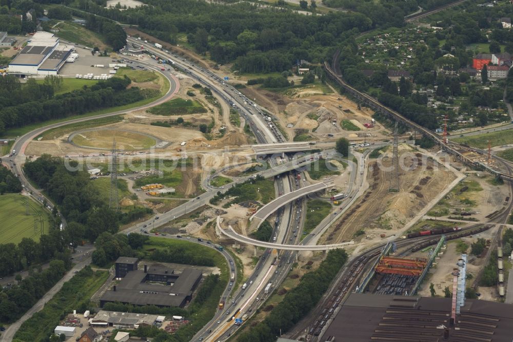 Aerial image Bochum OT Stahlhausen - Bochum - Stahlhausen 22/03/2012 BOCHUM OT Stahlhausen 22/03/2012 View of the six-lane extension of the A40 between junctions Gelsenkirchen and Bochum-Stahlhausen. As part of the expansion sites created several new bridges