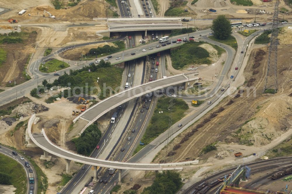 Aerial photograph Bochum OT Stahlhausen - Bochum - Stahlhausen 22/03/2012 BOCHUM OT Stahlhausen 22/03/2012 View of the six-lane extension of the A40 between junctions Gelsenkirchen and Bochum-Stahlhausen. As part of the expansion sites created several new bridges