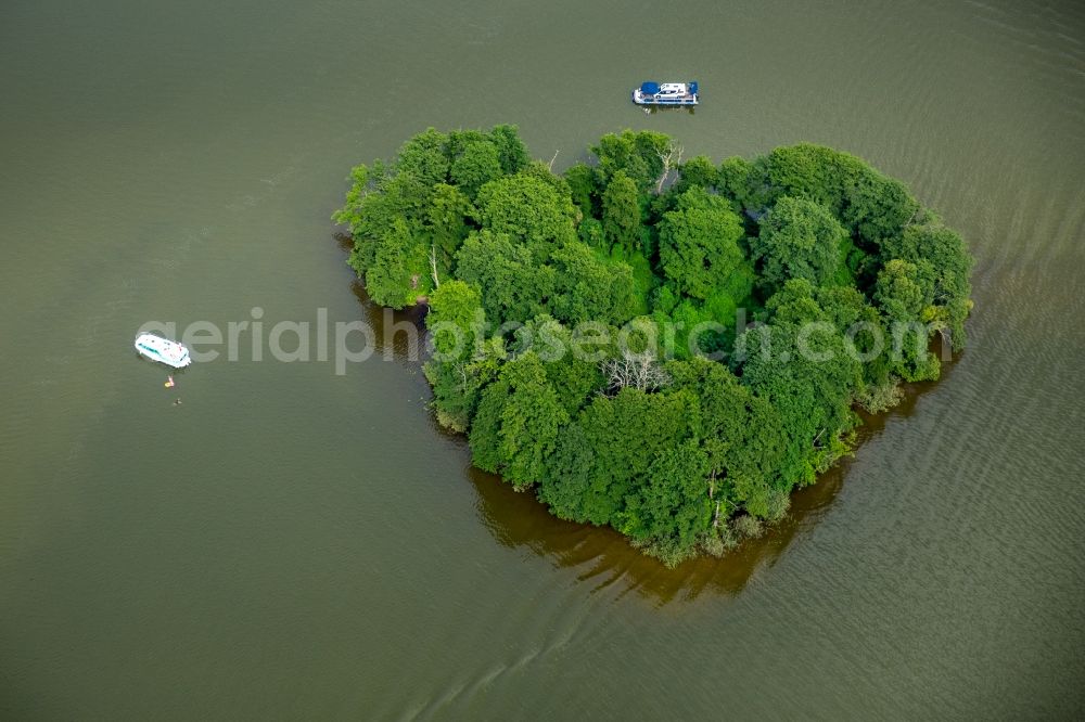 Aerial image Vipperow - Sea island with trees on the Muritz in Vipperow in Mecklenburg-Vorpommern