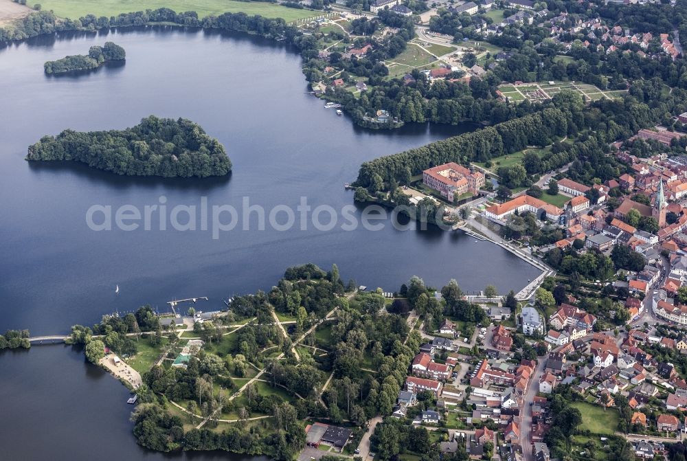 Aerial image Eutin - Lake Island on the Grossen Eutiner See in the district Fasaneninsel in Eutin in the state Schleswig-Holstein