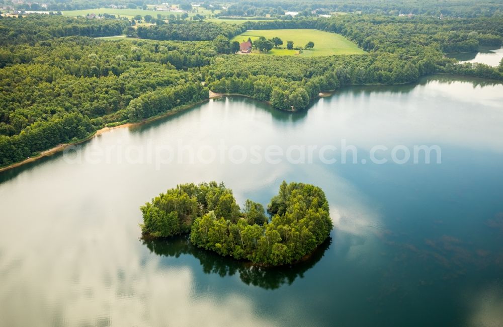 Aerial image Bottrop - Lake Island on the Heidesee in Bottrop in the state North Rhine-Westphalia, Germany