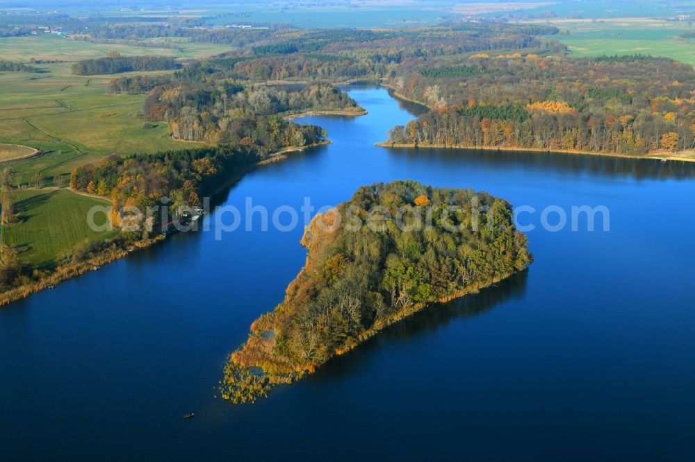 Aerial image Knorrendorf - Lake Island on the Kastorfer See in Knorrendorf in the state Mecklenburg - Western Pomerania, Germany