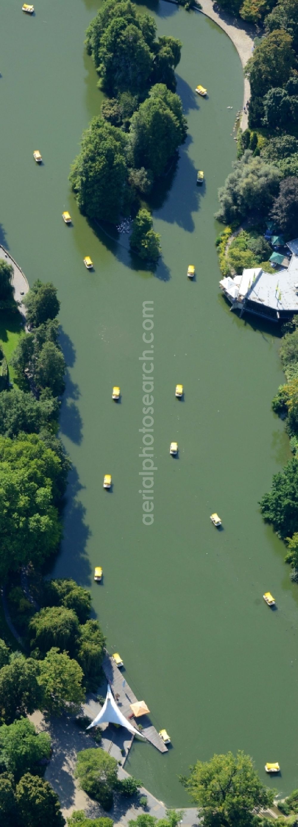 Aerial photograph Mannheim - Sea Island on the Kutzerweiher in Mannheim in the state Baden-Wuerttemberg