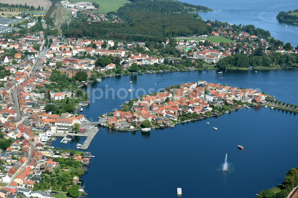 Aerial photograph Malchow - Lake Island on the Malchower See aloung Lange Strasse in Malchow in the state Mecklenburg - Western Pomerania