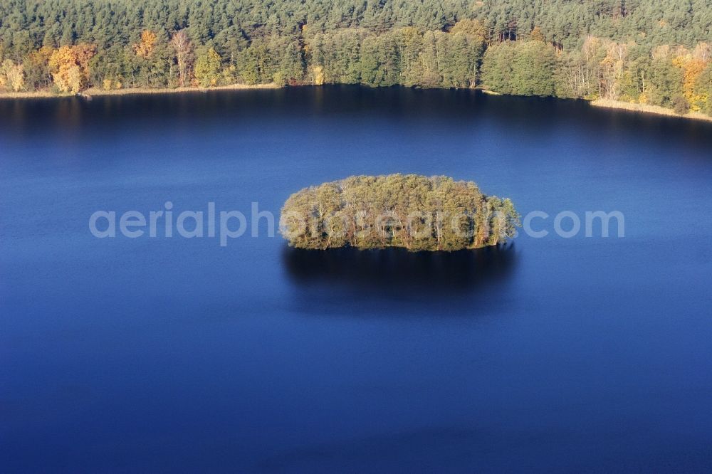 Fürstenberg/Havel from the bird's eye view: Lake Island on the Moderfitzsee in Fuerstenberg/Havel in the state Brandenburg