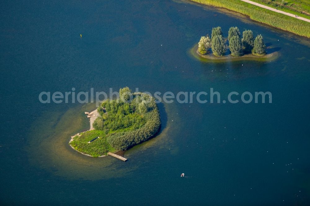 Dortmund from the bird's eye view: Sea Island on the Phoenix Sea in Dortmund in the state North Rhine-Westphalia