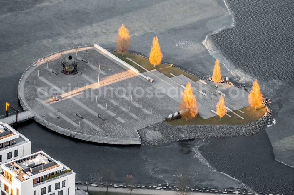 Aerial image Dortmund - Lake Island on the Plateau on Phoenixsee in the district Hoerde in Dortmund in the state North Rhine-Westphalia, Germany