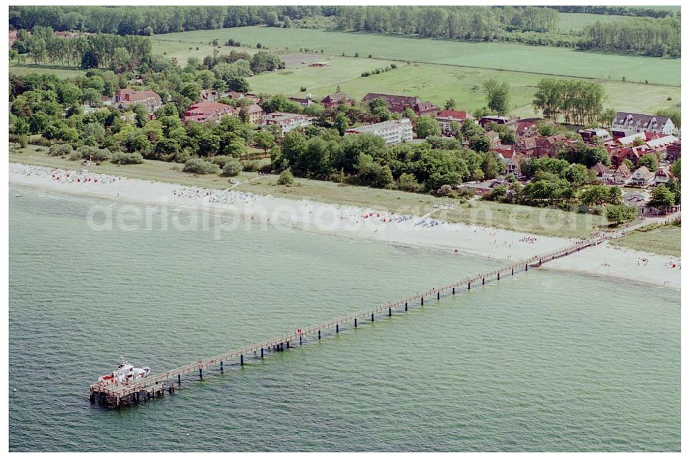 Aerial photograph Boltenhagen / MV - Blick auf die Seebrücke mit dem Strandbereich in Boltenhagen / Mecklenburg Vorpommern.