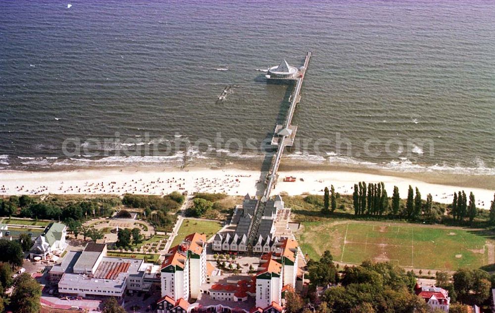 Heringsdorf/ Usedom from the bird's eye view: Seebrücke in Heringsdorf.