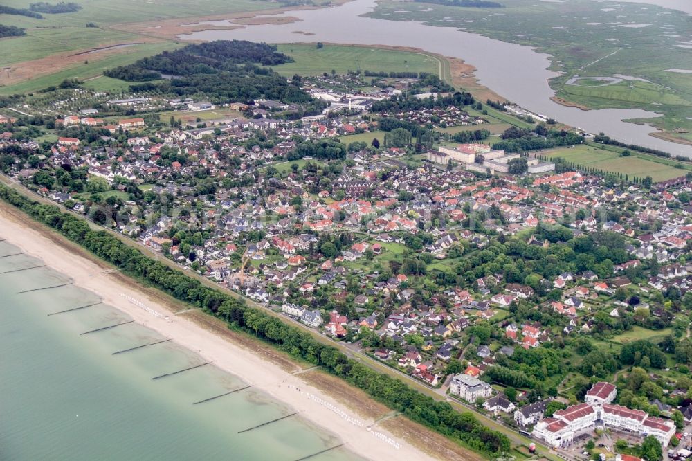 Zingst from the bird's eye view: Pier on the Baltic coast in Zingst in Mecklenburg - Western Pomerania