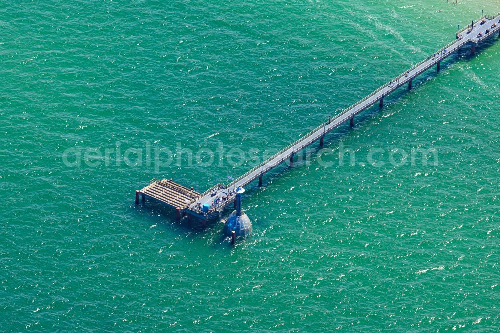 Zingst from above - Lake - bridge construction on the sandy beach of the Baltic Sea on street Seebruecke Zingst in Zingst at the baltic sea coast in the state Mecklenburg - Western Pomerania, Germany