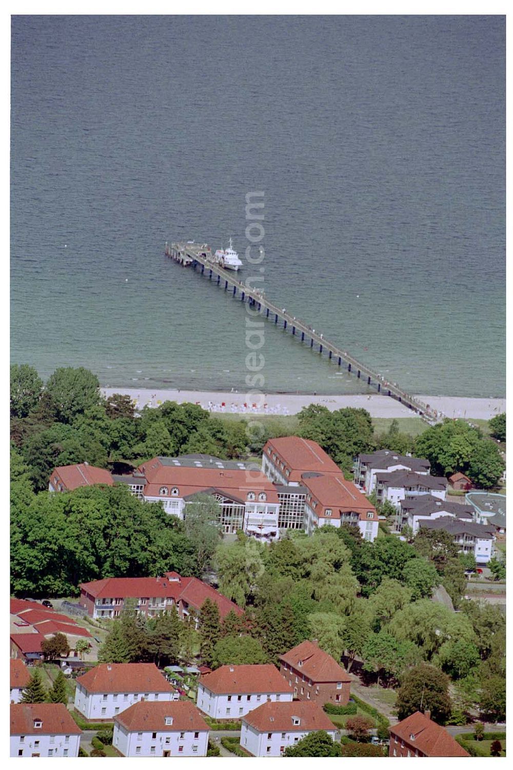 Ostseebad Boltenhagen from above - 08.06.2004 Ostseebad Boltenhagen Seehotel GROSSHERZOG von MECKLENBURG an der Seebrücke in der Ostseeallee 1,23946 Ostseebad Boltenhagen,Tel.: 038825/ 50-0,Fax: 038825/ 50-500,FREE CALL: 0800/ 7 35 9999, e-Mail:info@seehotel-boltenhagen.de Achim Walder: http://