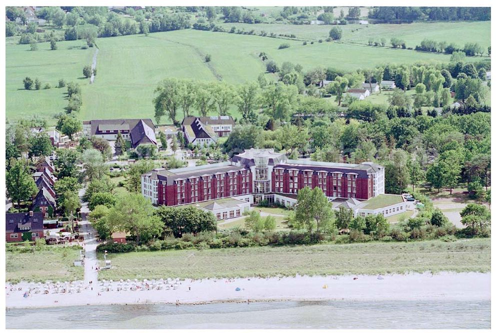 Boltenhagen / MV from above - Strandhotel östlich der Boltenhagener Seebrücke.