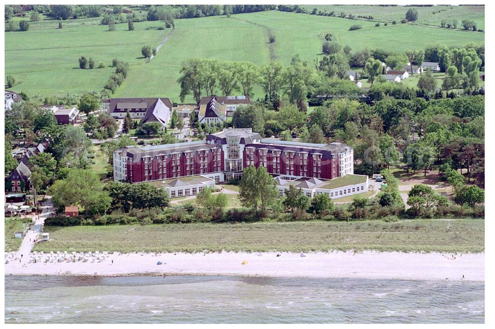 Boltenhagen / MV from the bird's eye view: Strandklinik Boltenhagen Klinik für Kardiologie/Angiologie, Hämatologie/intern. Onkologie Ostseeallee 103 23946 Ostseebad Boltenhagen Telefon 03 88 25 - 47 -0 Telefax 03 88 25 - 47 -9 99 Achim Walderadresse direkt: