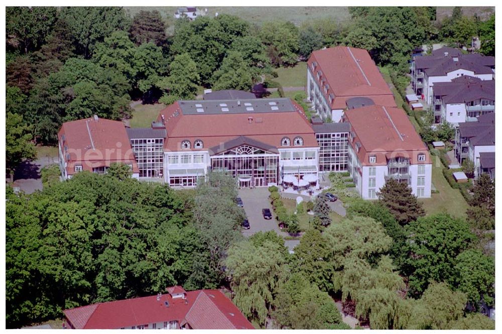 Ostseebad Boltenhagen from the bird's eye view: 08.06.2004 Ostseebad Boltenhagen Seehotel GROSSHERZOG von MECKLENBURG an der Seebrücke in der Ostseeallee 1,23946 Ostseebad Boltenhagen,Tel.: 038825/ 50-0,Fax: 038825/ 50-500,FREE CALL: 0800/ 7 35 9999, e-Mail:info@seehotel-boltenhagen.de Achim Walder: http://